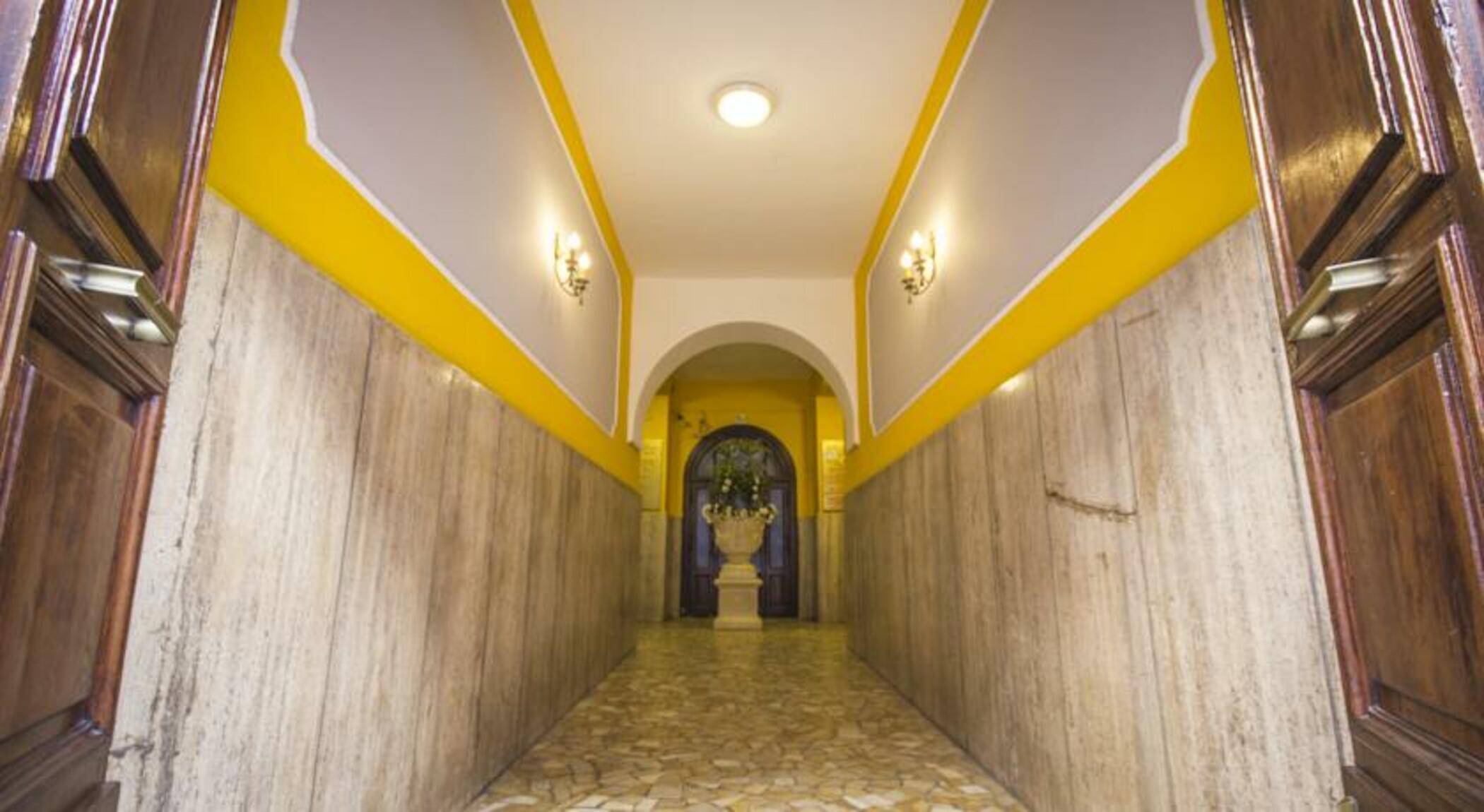 Hotel Capri 2*
